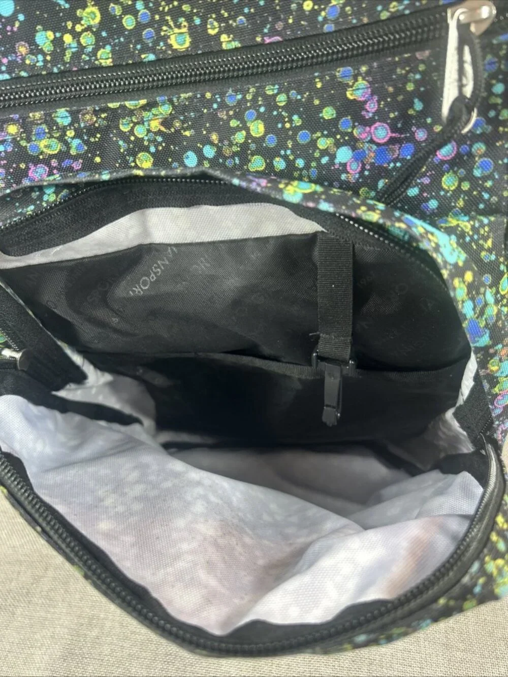 JANSPORT BACKPACK Black with BUBBLE COLORS 5 ZIPPER POUCHES 17” With mesh